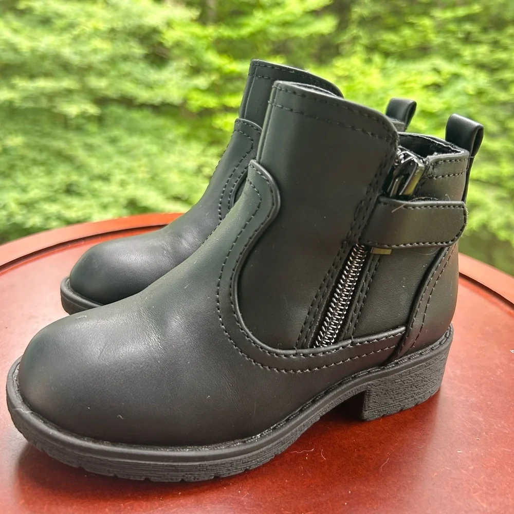 Black Faux Leather Zipper Boots | Toddler Girl Size 8 | Classic Ankle Booties